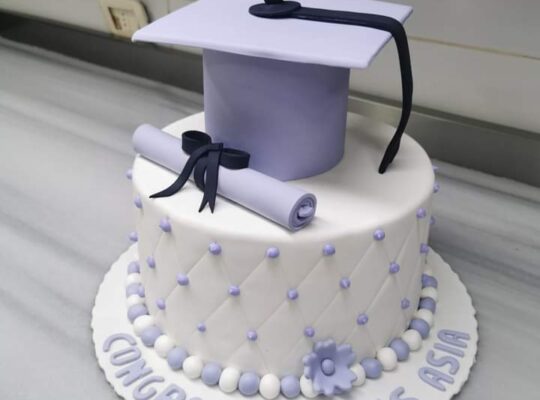 Vanilla vine cake